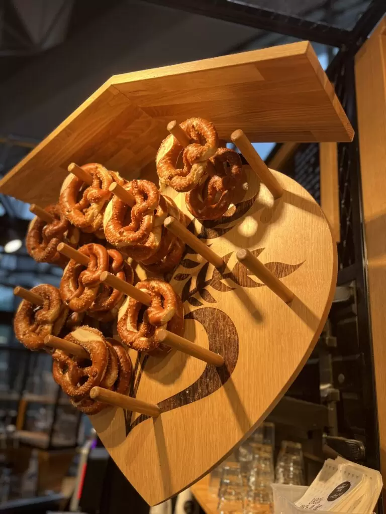 Huck Frankfurt Flughafen Details Brezel