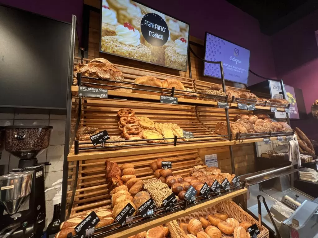 Huck Schweizer Str. Brotregal