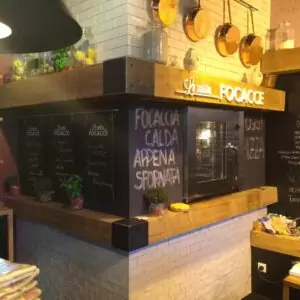 Backoffen in Raummitte - Einrichtungsidee von Ladenbau Hunold