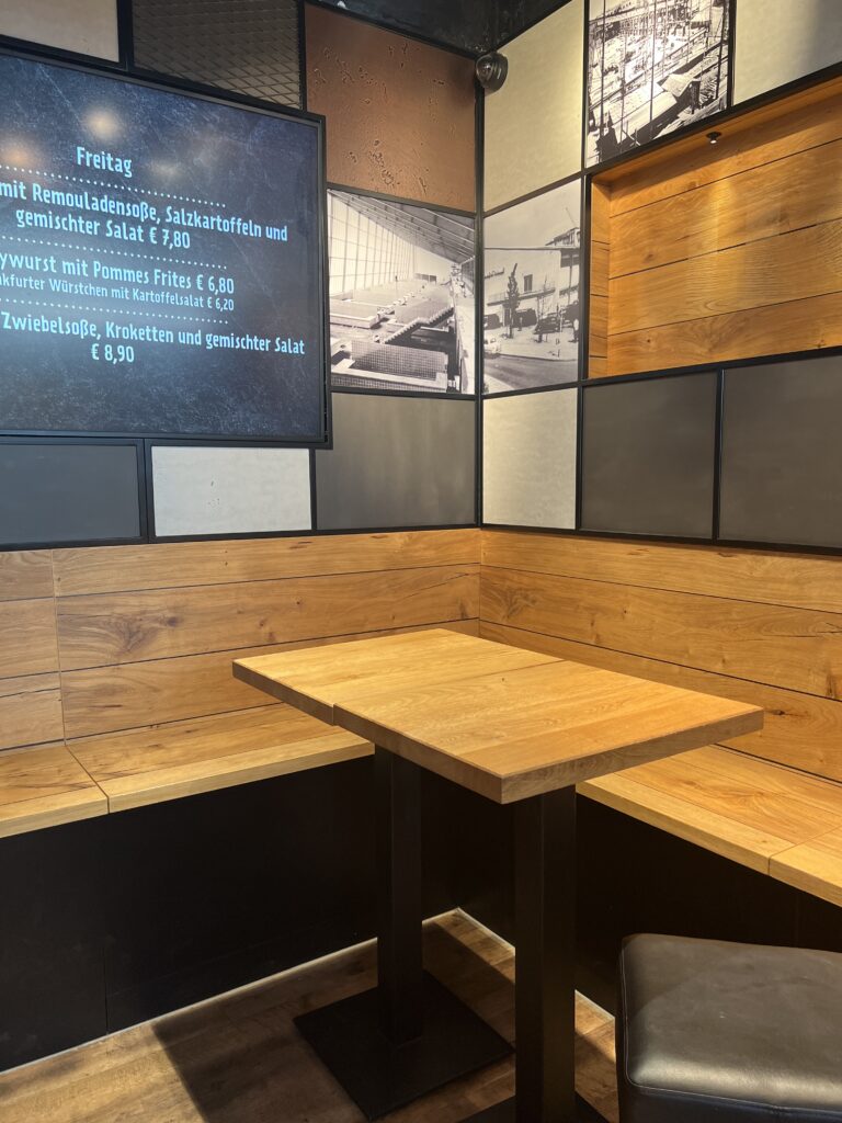 Fleischerei Hoos Sitzbereich