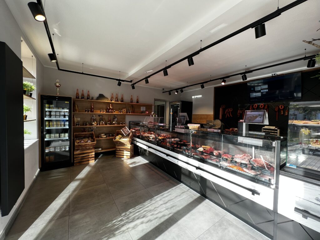 Fleischereifililale mit Imbiss