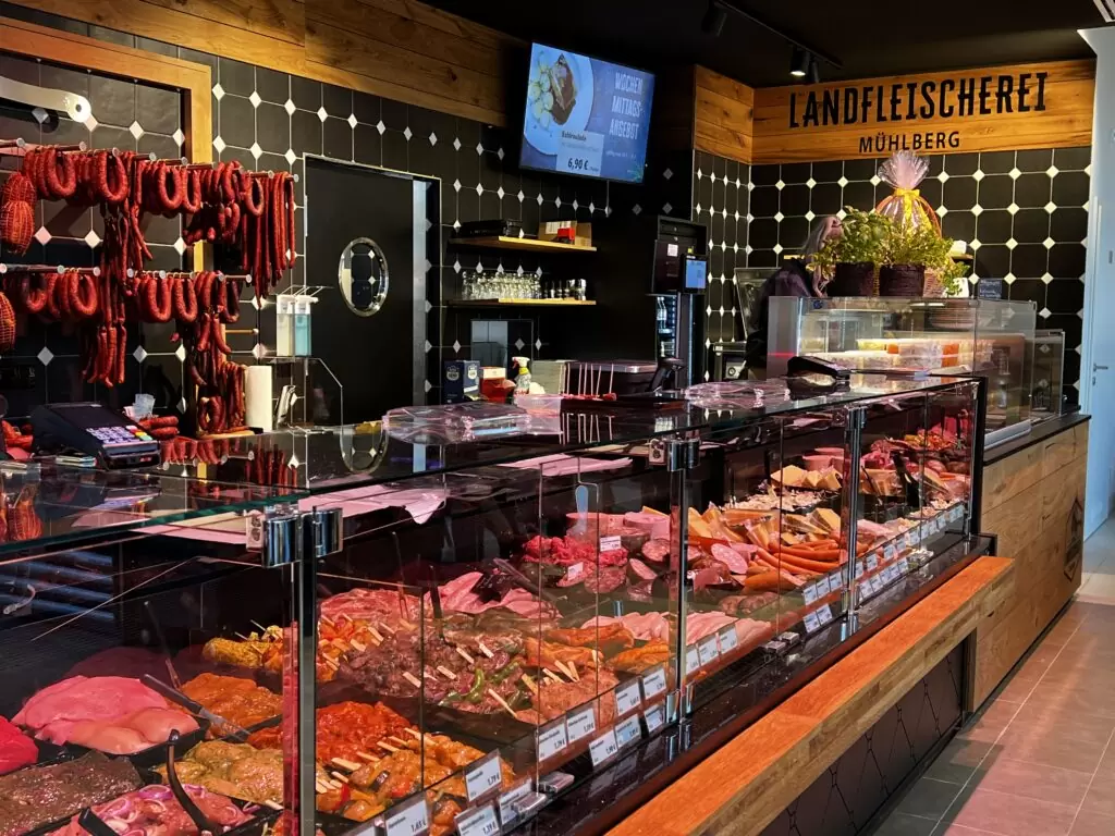 Landfleischerei Mühlberg Kühltheke