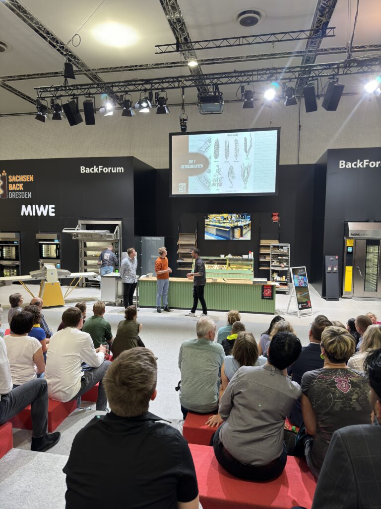 Sachsenback Show und Besucher