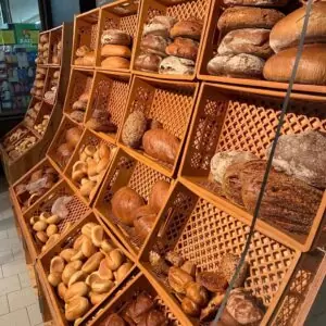 Einrichtungsidee: Einfache Brotregale für yesternday