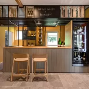 Ladenbau Projekteinrichtungen Weingut Tresen