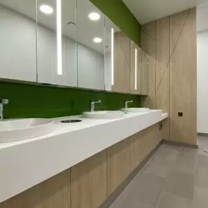 Ladeneinrichtung für sanitäre Anlagen